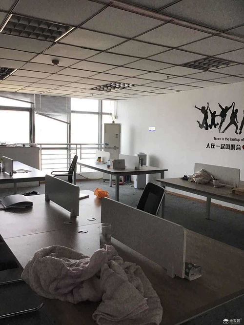 南昌老福山地鐵口，華龍國際大廈精裝辦公空間出租，配備齊全家具，專業管理